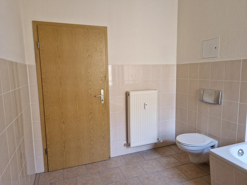ERSTBEZUG nach Sanierung einer 2-Zimmerwohnung im Hochpaterre in Gera-Pforten zu vermieten. - Photo 2