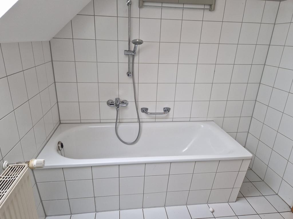 Hier stimmt die Leistung. Ruhige 2-Zimmerwohnung im 2.OG mit Badewanne in südlicher, idyllischer Stadtrandlage von Gera. - Foto 4