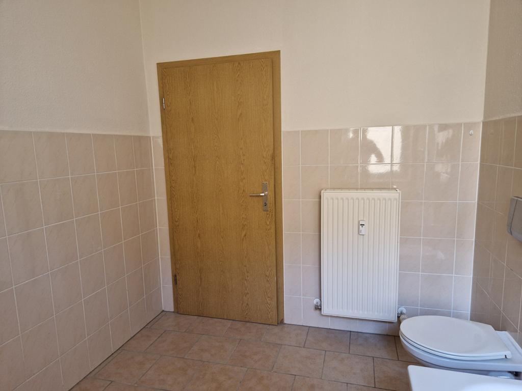 ERSTBEZUG nach Sanierung einer 2-Zimmerwohnung im Hochpaterre in Gera-Pforten zu vermieten. - Photo 3