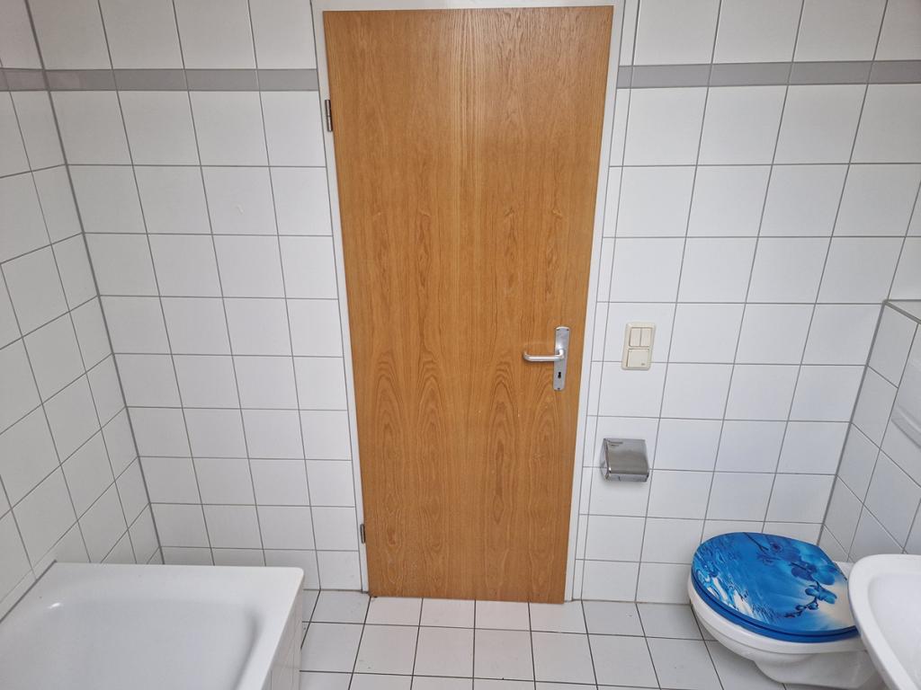 Hier stimmt die Leistung. Ruhige 2-Zimmerwohnung im 2.OG mit Badewanne in südlicher, idyllischer Stadtrandlage von Gera. - Foto 1