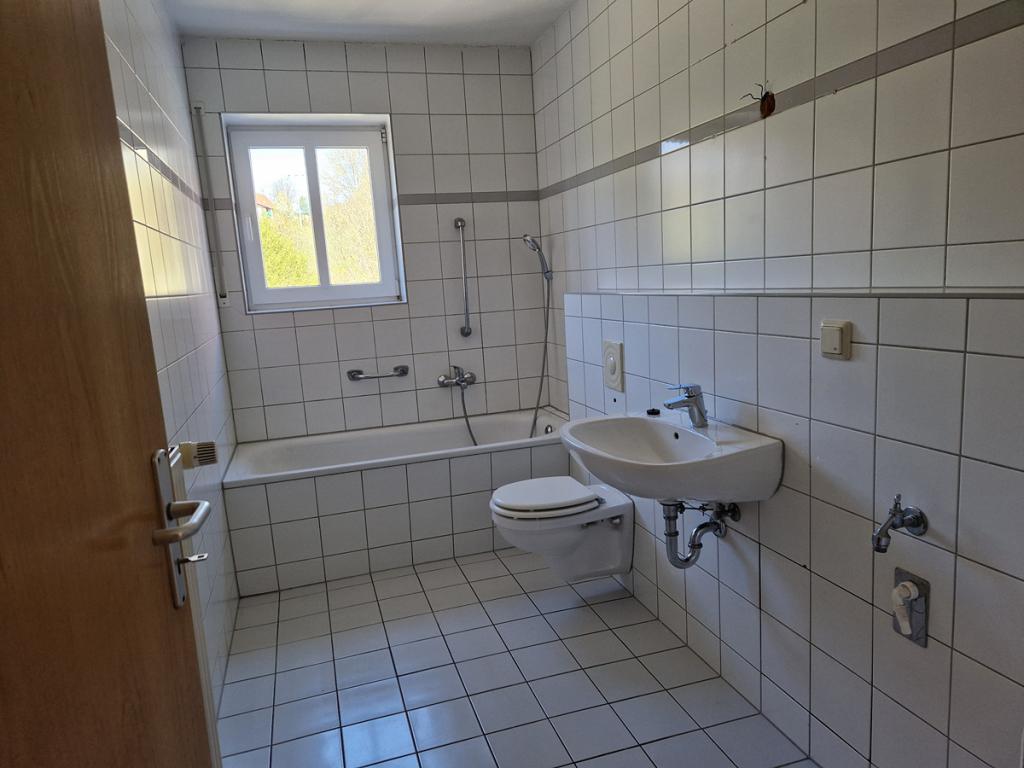 Charmante 2-Zimmerwohnung im Dachgeschoss eines Neubaues in südlicher idyllischer Stadtrandlage. - Photo 3