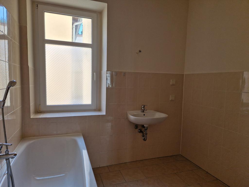 ERSTBEZUG nach Sanierung einer 2-Zimmerwohnung im Hochpaterre in Gera-Pforten zu vermieten. - Photo 4