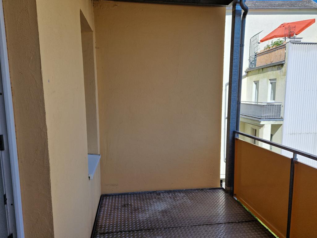 Lichtdurchflutete 4-RW mit großem Balkon im 2.OG in 4-Familienhaus in Gera-Debschwitz zu vermieten. - Photo 2