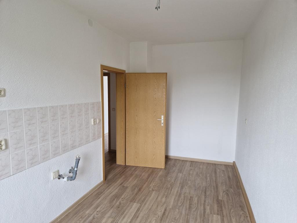 Küche mit Fenster 1.jpg