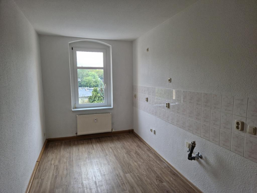 Küche mit Fenster.jpg