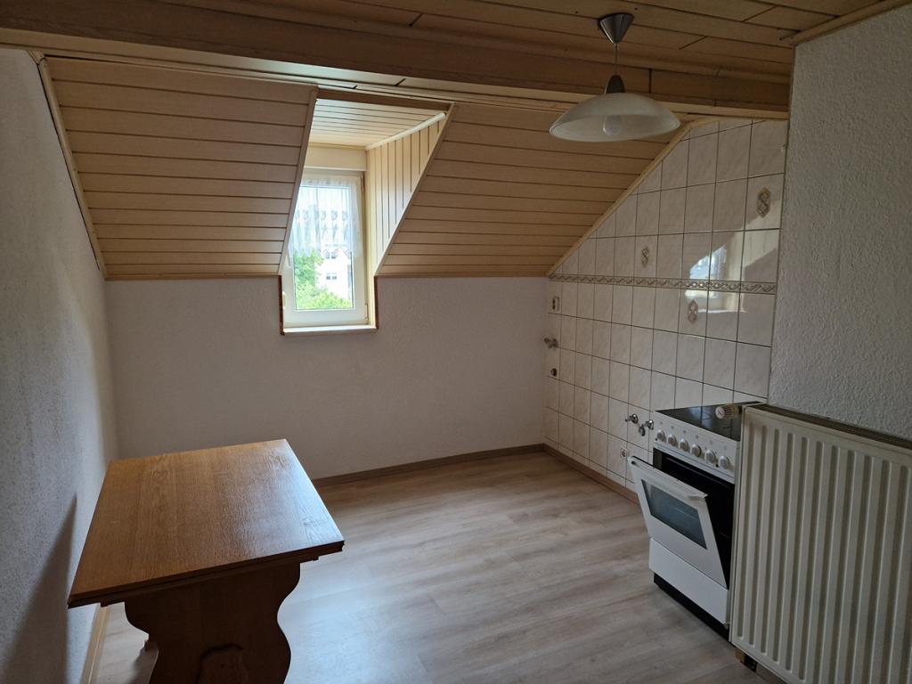 Gemütliche, sanierte & größere 2-Zimmerwohnung im Dachgeschoss eines Vierfamilienhauses zu vermieten! - Photo 3