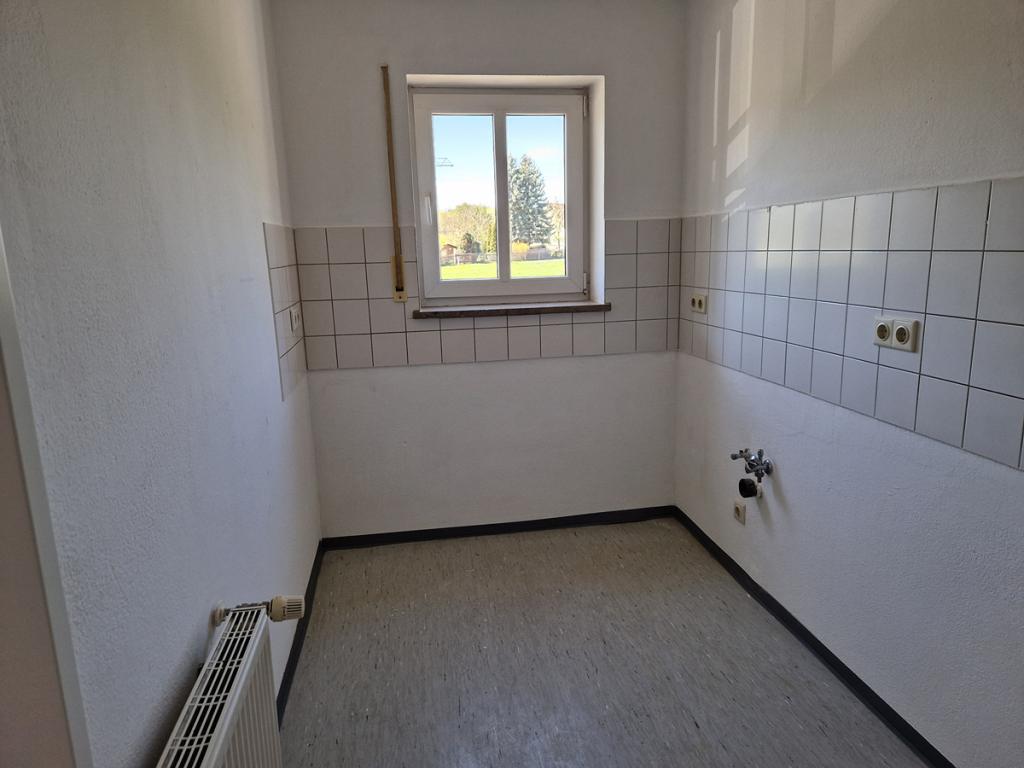 Eine attrakt. 3-RW m. Westbalkon & PKW-Aussenstellplatz kommt im 1.OG in Gera-Röppisch zur Vermietung. - Foto 3