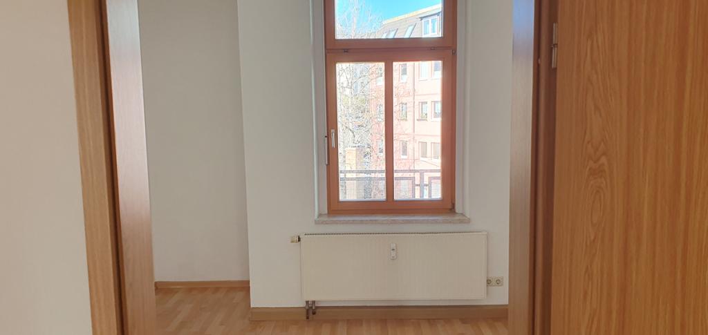 Attraktive 3-RW mit großem Balkon im 3.OG links im Ostviertel zu vermieten. - Photo 2