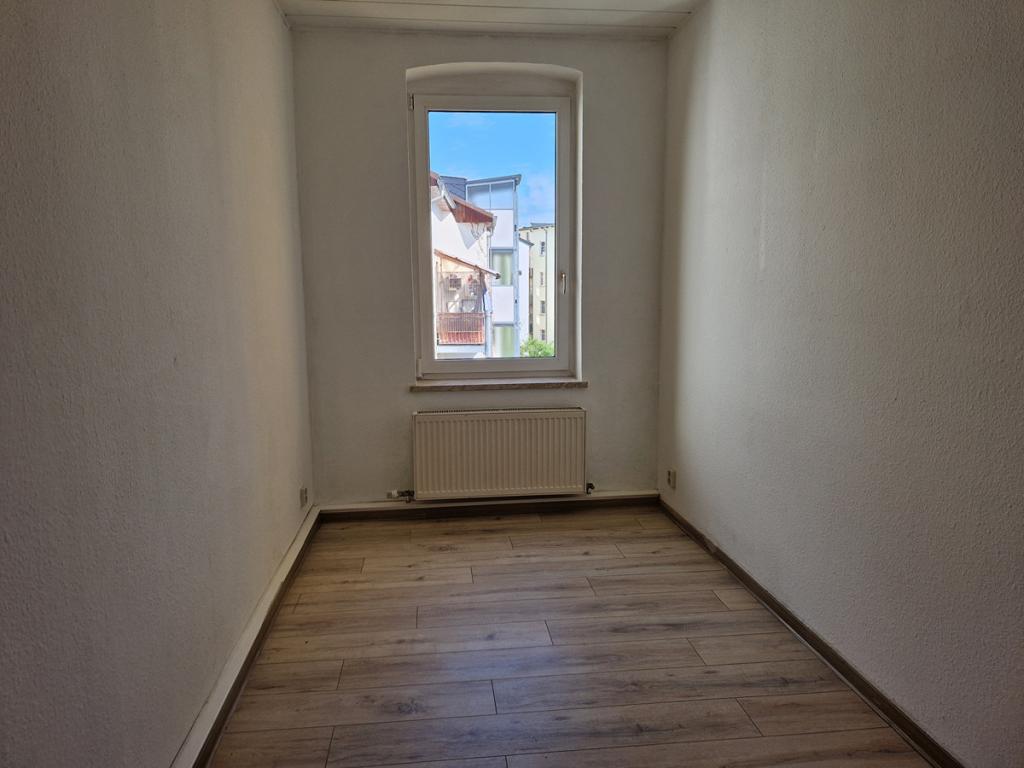 Lichtdurchflutete 4-RW mit großem Balkon im 2.OG in 4-Familienhaus in Gera-Debschwitz zu vermieten. - Photo 4
