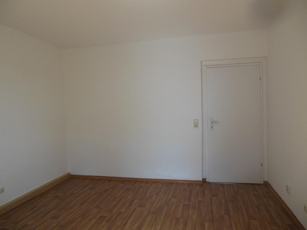 Schlafzimmer 1.JPG