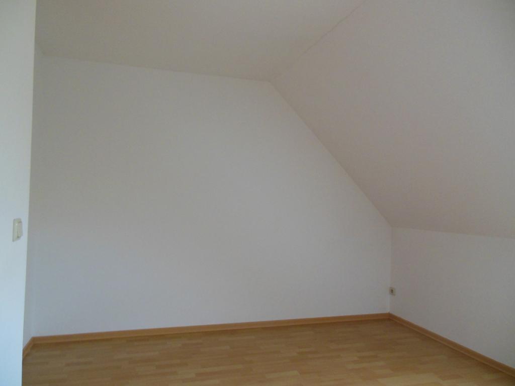 Attraktive 1,5-Raumwohnung im Dachgeschoss eines Neubaus in südl. idyll. Stadtrandlage von Gera! - Photo 1