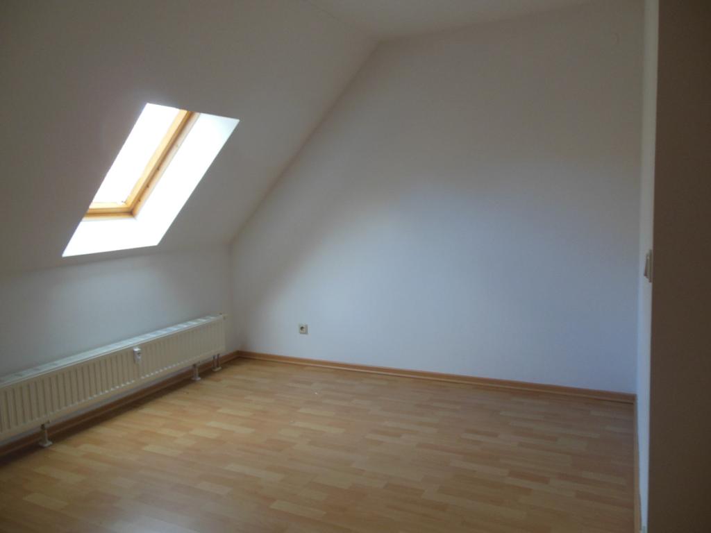 Attraktive 1,5-Raumwohnung im Dachgeschoss eines Neubaus in südl. idyll. Stadtrandlage von Gera! - Photo 2