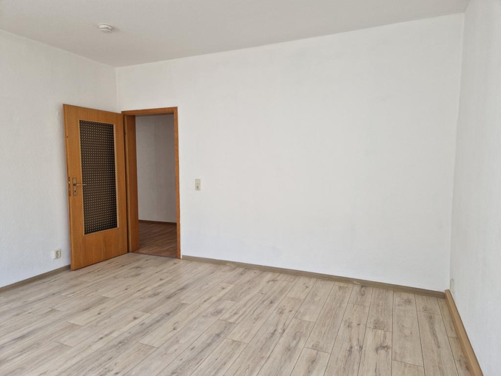 Lichtdurchflutete 4-RW mit großem Balkon im 2.OG in 4-Familienhaus in Gera-Debschwitz zu vermieten. - Photo 3