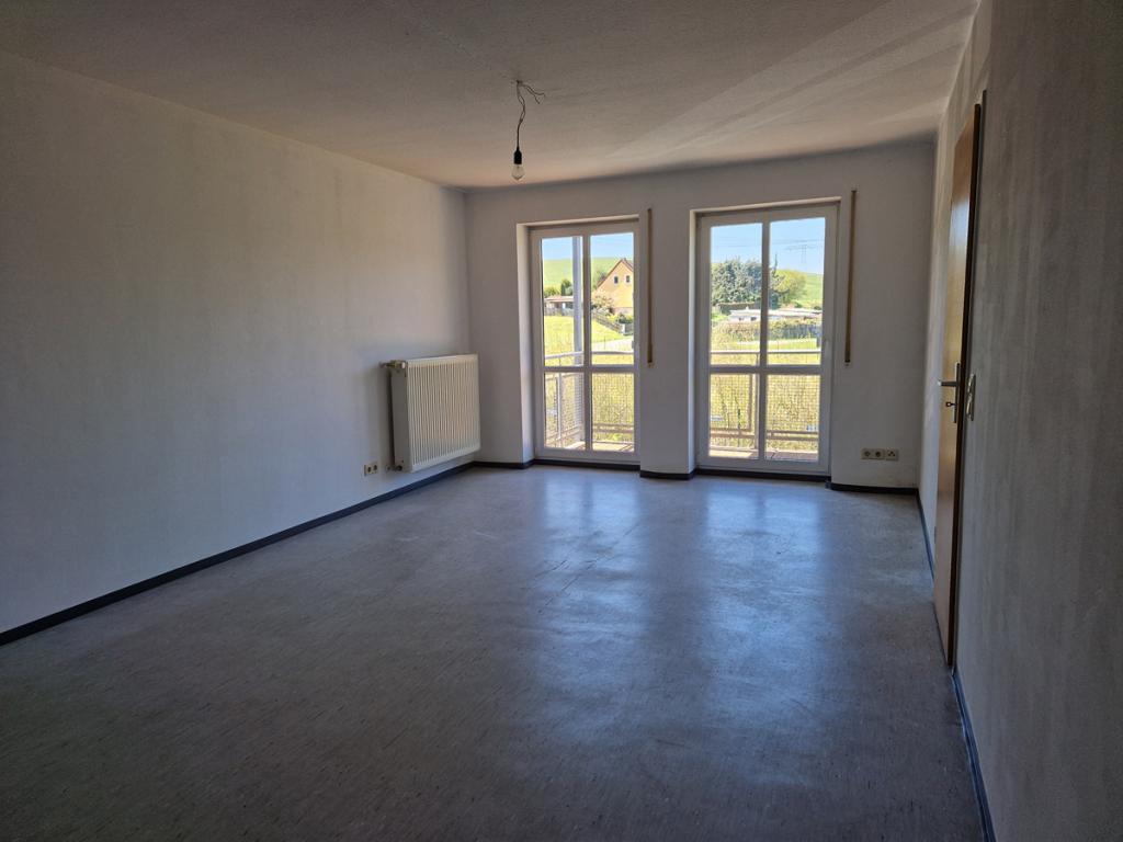 Eine attrakt. 3-RW m. Westbalkon & PKW-Aussenstellplatz kommt im 1.OG in Gera-Röppisch zur Vermietung. - Foto 2