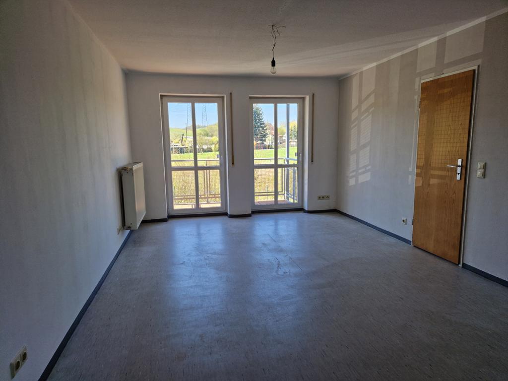 Eine attrakt. 3-RW m. Westbalkon & PKW-Aussenstellplatz kommt im 1.OG in Gera-Röppisch zur Vermietung. - Photo 4
