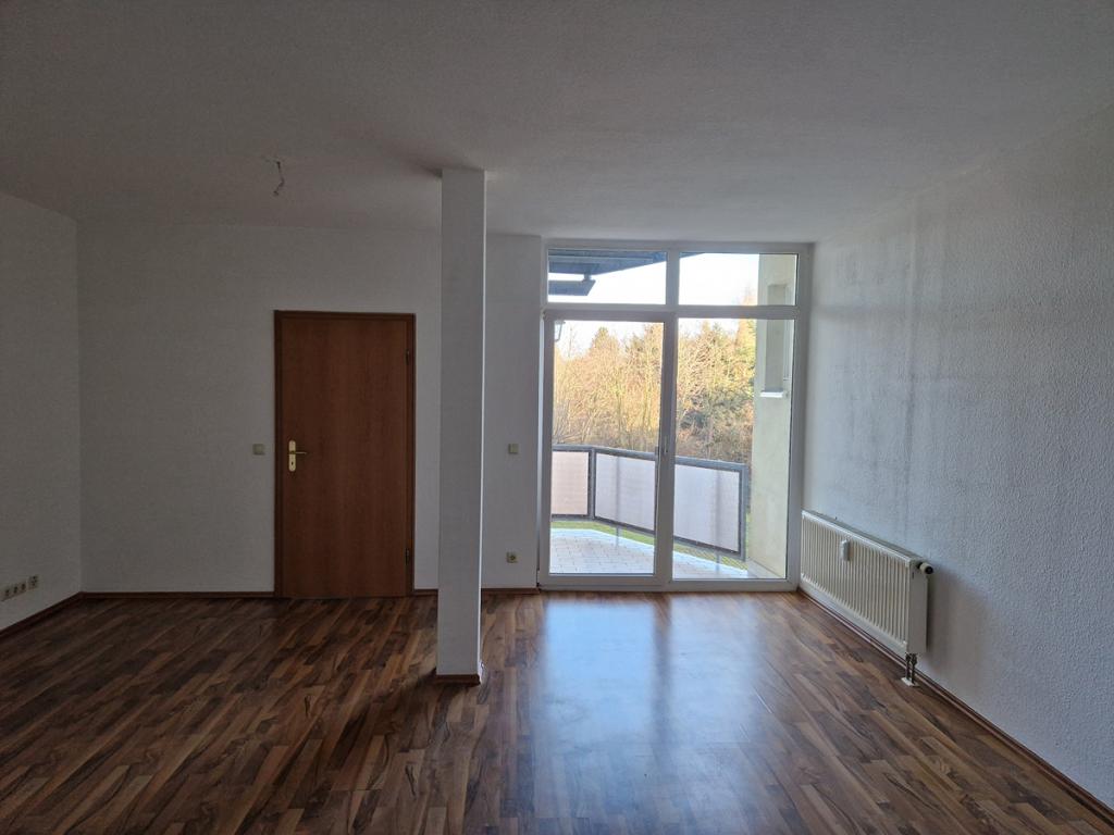 Attraktive 2-RW mit Balkon und Einbauküche im 1.OG am Reußpark Gera zu vermieten. - Foto 1