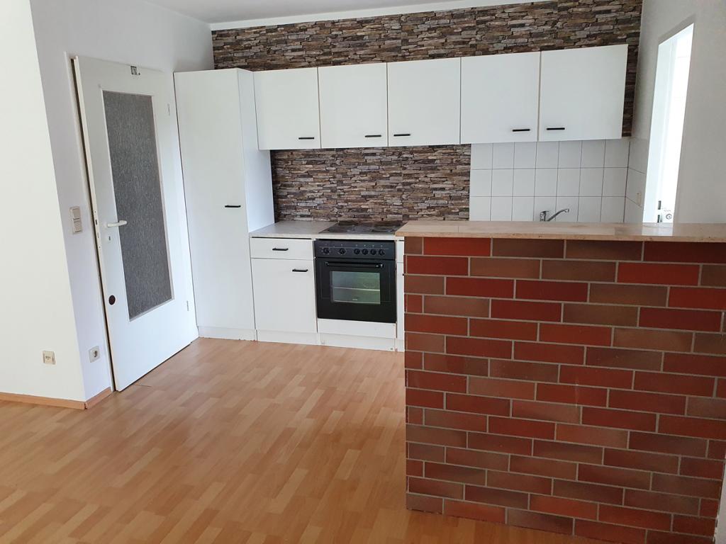 Ruhige 1,5-RW mit EBK und PKW-Stellplatz im DG in idyll. südlicher Stadtrandlage. - Foto 2