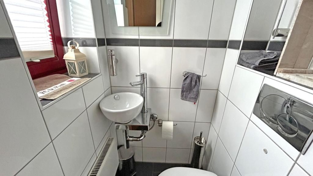 Gäste-WC EG