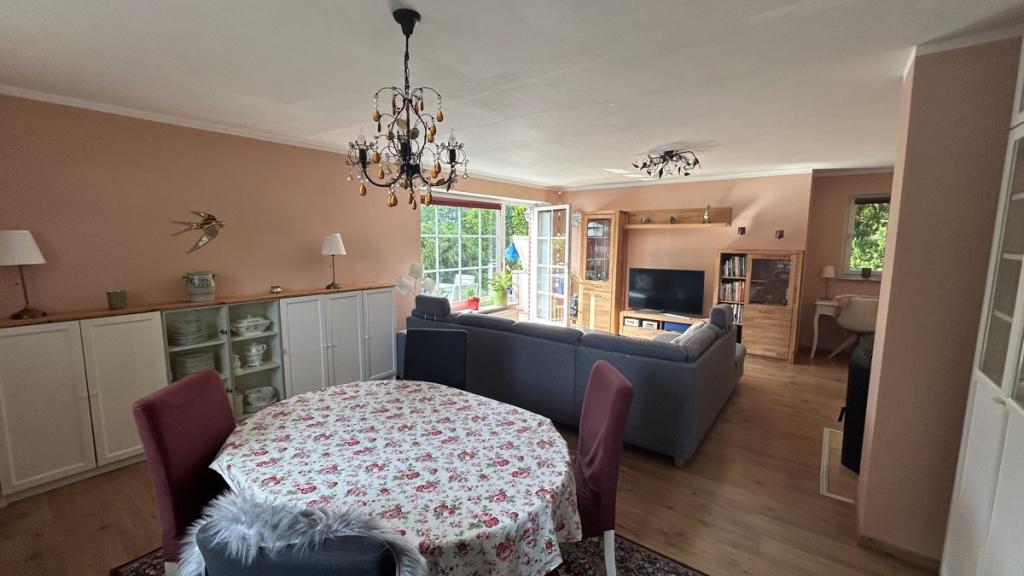 Wohnzimmer und Essbereich
