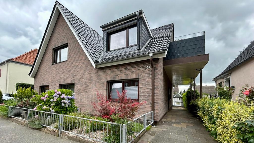Straßenansicht
