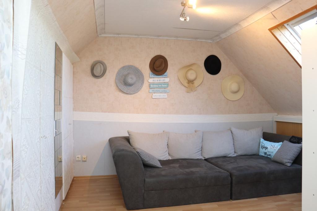 Dachgeschoss Schlafzimmer 2