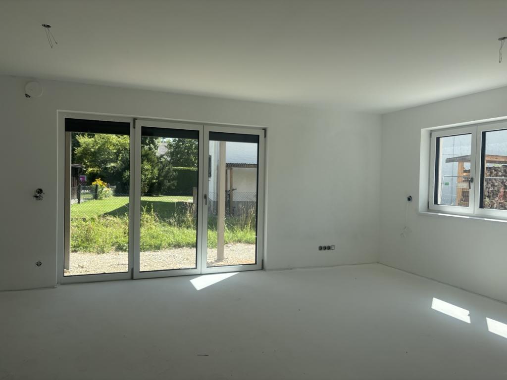 Erstbezug: Stilvolle 2-Zimmer-Wohnung mit Terrasse & perfekter Anbindung - Photo 1