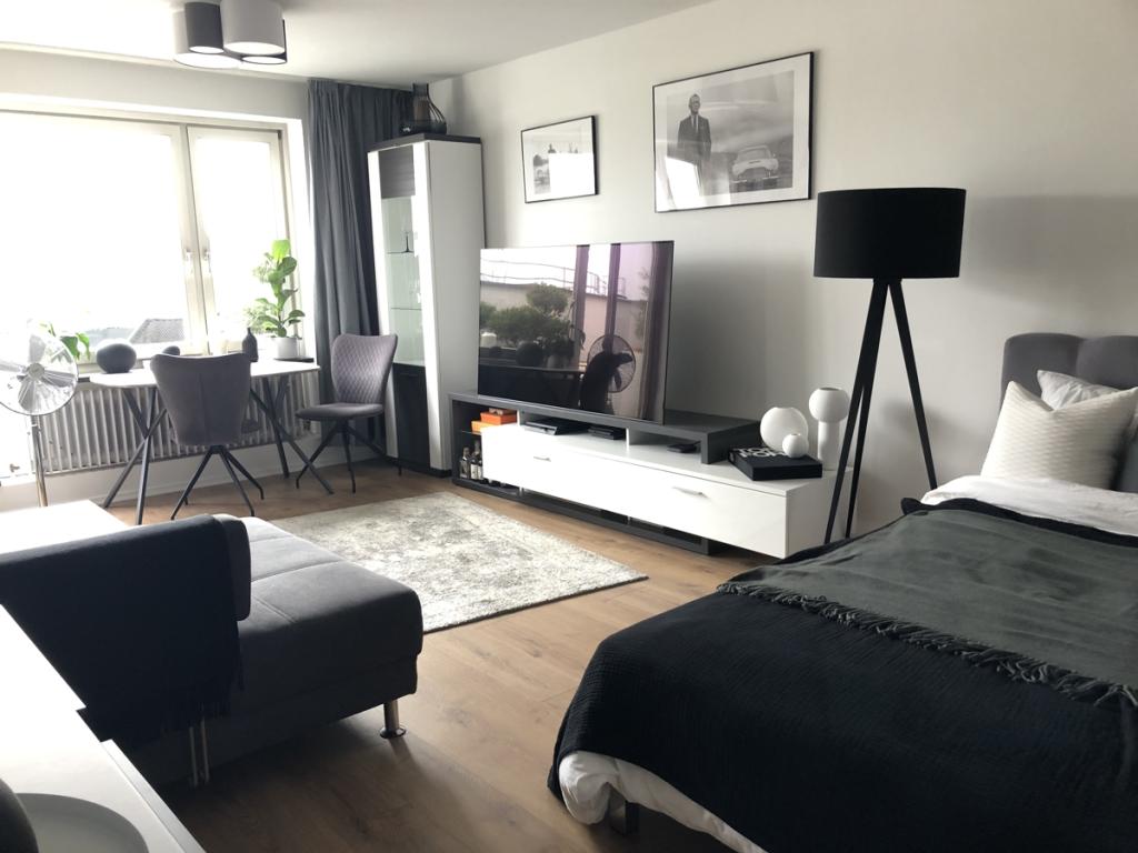 Gillitzer, über den Dächern Rosenheims: City-Apartment mit kleiner Dachterrasse und EBK - Foto 1