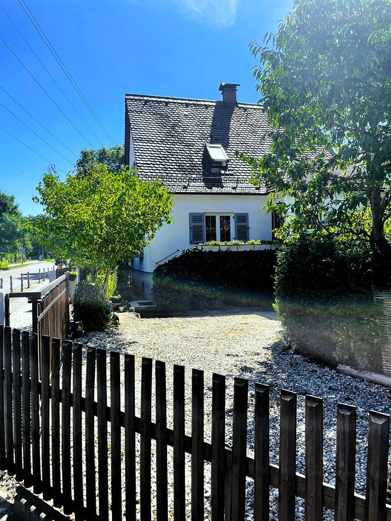 Landhaus Neusäß - Einfahrt.jpg