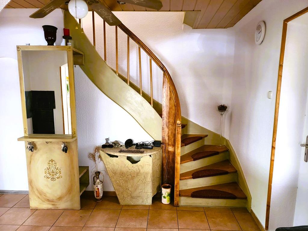Landhaus Neusäß - Innen - Flur und Garderobe EG.jpg