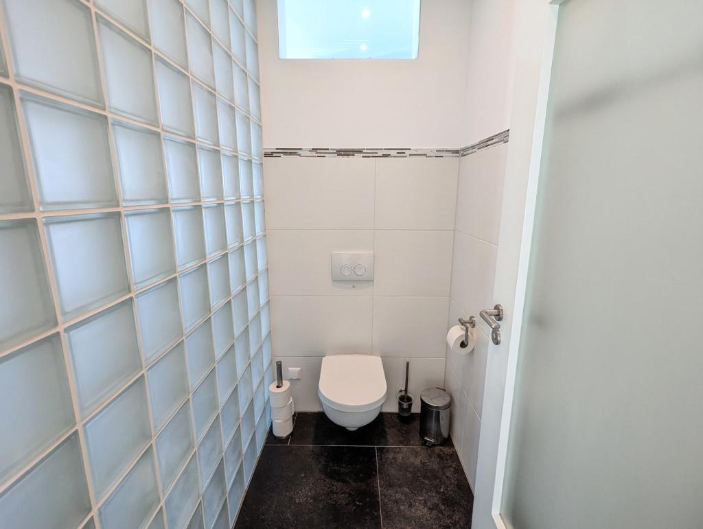 Toilette im Oberhgeschoss