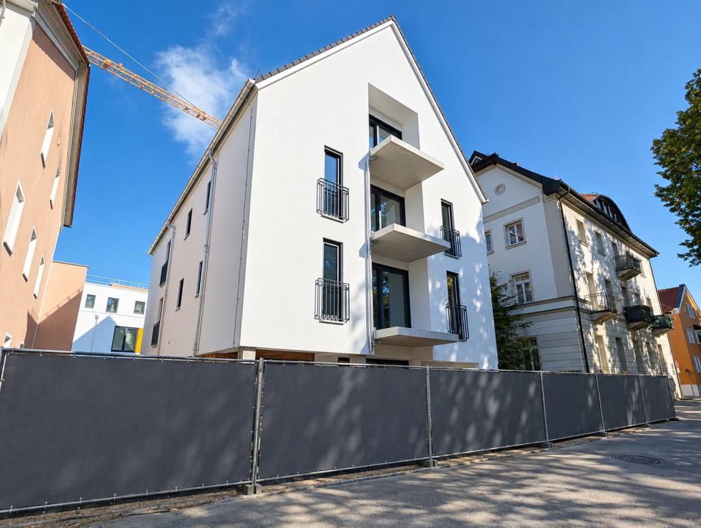 "NEUBAU ERSTBEZUG IN EXPONIERTER LAGE" - Photo 1