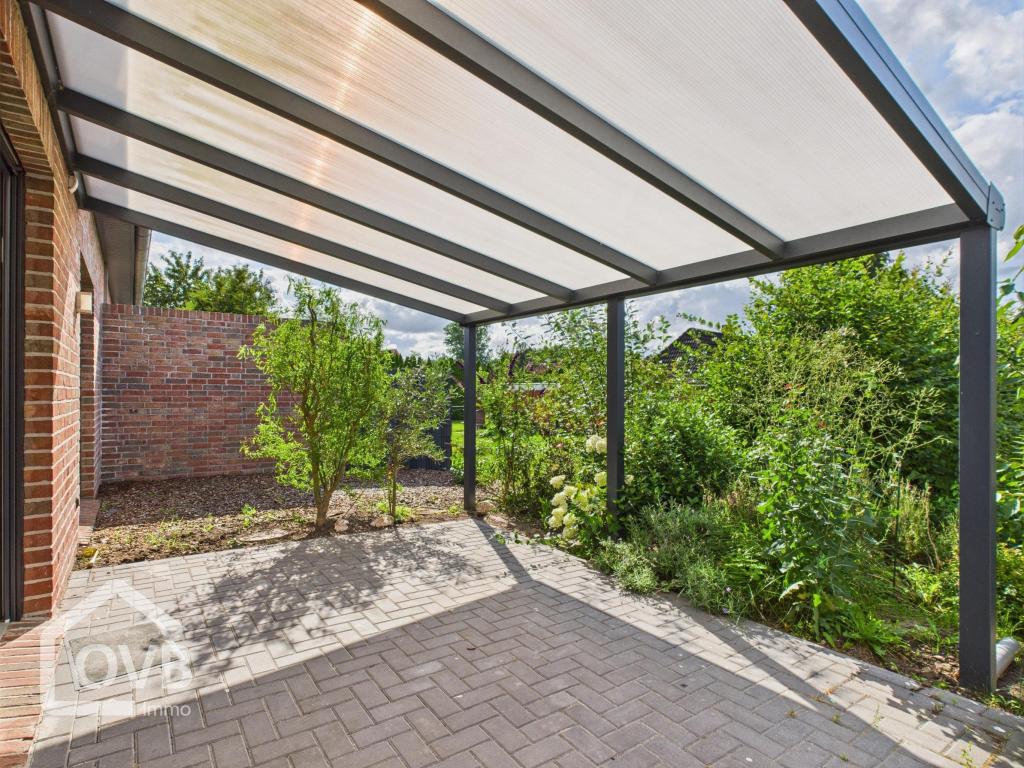 Terrasse mit Überdachung