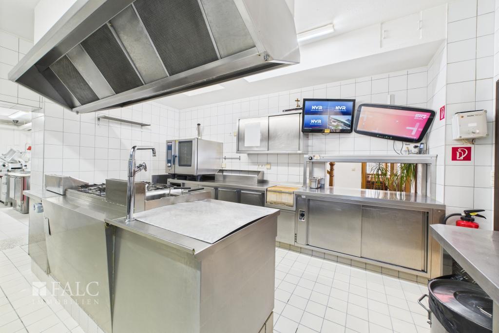 CAM04294G0-PR0021-STILL036