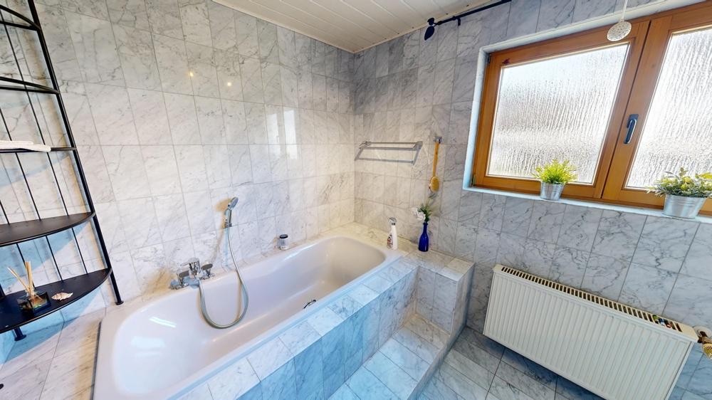 Badezimmer OG 25a