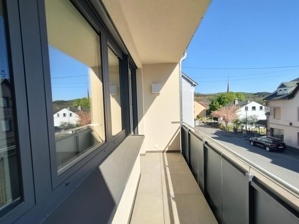 moderne Mietwohnung mit 2 Balkonen im Wohn- und Geschäftshaus - Foto 2