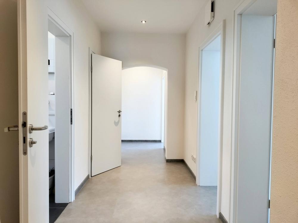 moderne Mietwohnung mit 2 Balkonen im Wohn- und Geschäftshaus - Foto 5