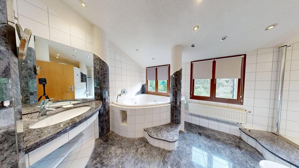 Dachgeschosswohnung mit besonderem Wohngefühl! - Foto 2