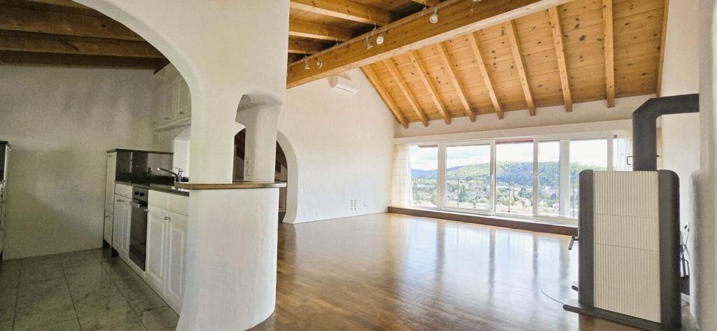 Traumhaftes Wohnen auf Augenhöhe mit den Greifvögeln - Photo 1