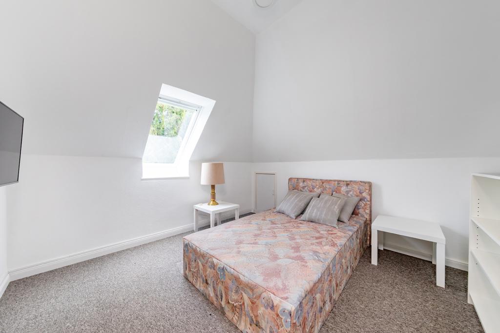 Schlafzimmer DG