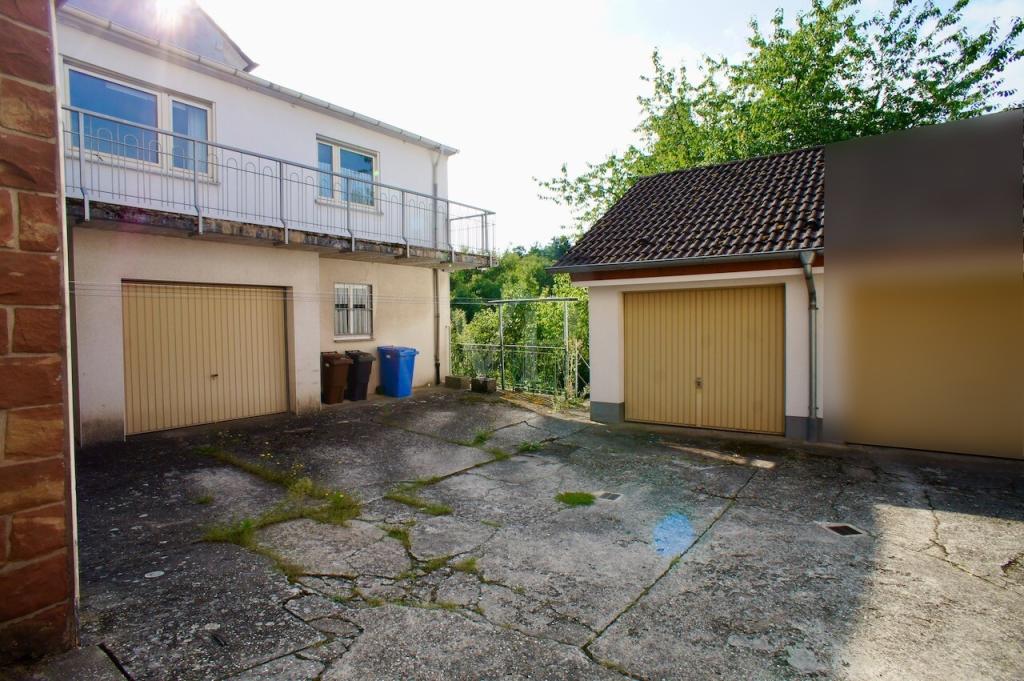 Garagen und Innenhof