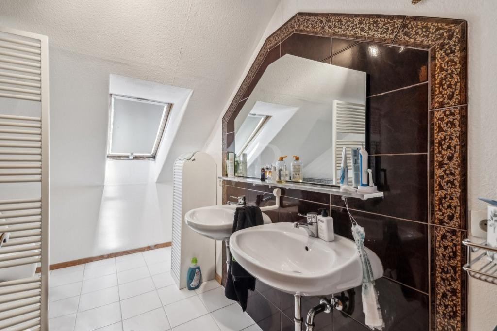 Badezimmer  - Wohnung im Dachgeschoss