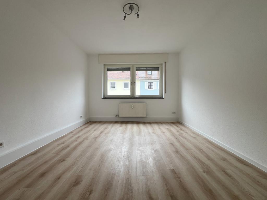 Praktisch geschnittene 3-Zimmer-Wohnung mit Loggia und Pkw-Stellplatz im Herzen von Bruchsal - Photo 5