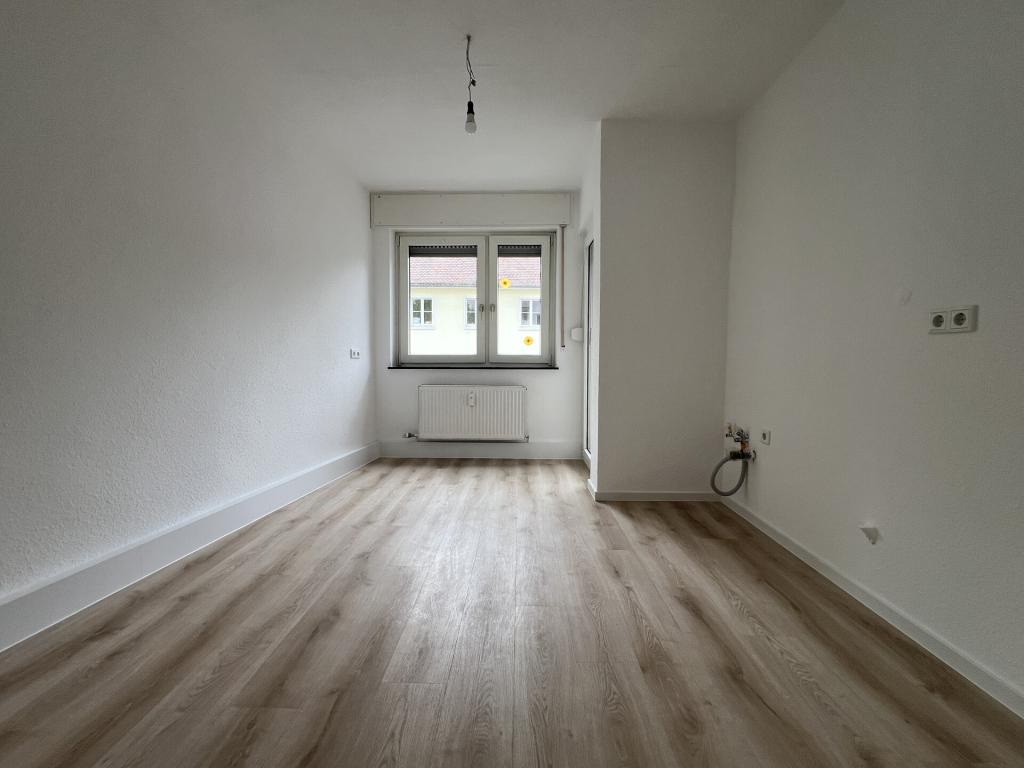 Praktisch geschnittene 3-Zimmer-Wohnung mit Loggia und Pkw-Stellplatz im Herzen von Bruchsal - Photo 1