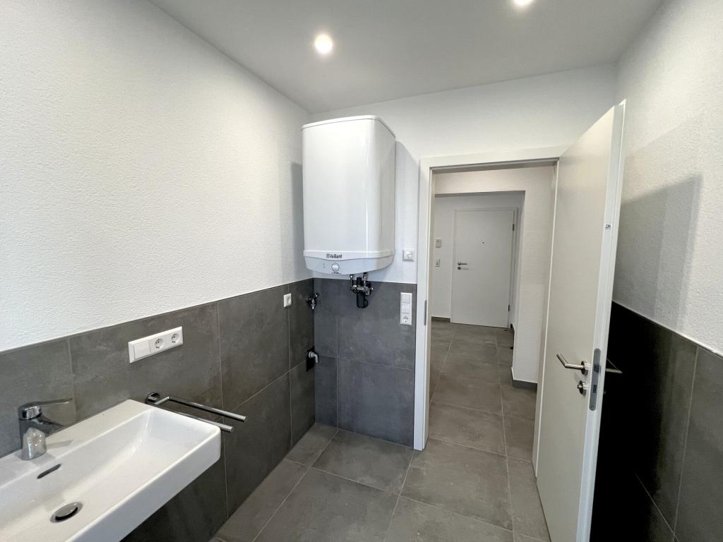 Erstbezug nach Sanierung! Helle und stilvolle 2-Zimmer-Wohnung mit Balkon in Bruchsal - Photo 4
