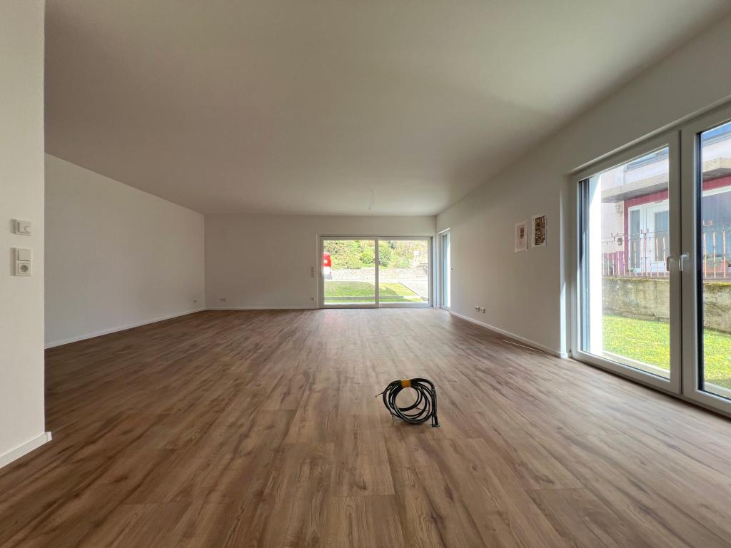 Neubau/Erstbezug! Stylische 4-Zimmer-Wohnung mit Terrasse! - Foto 3