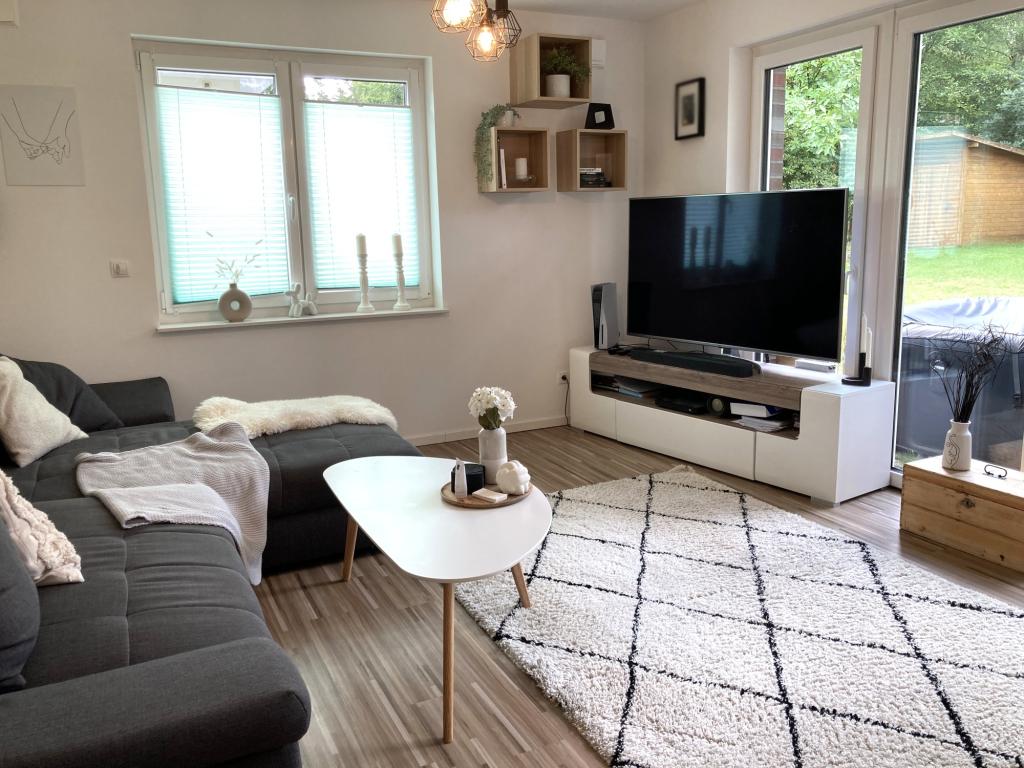 Moderne Erdgeschosswohnung in idyllischer Wohnlage - Photo 1