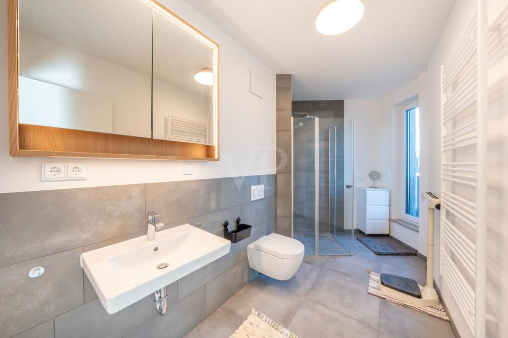 großzügiges Badezimmer