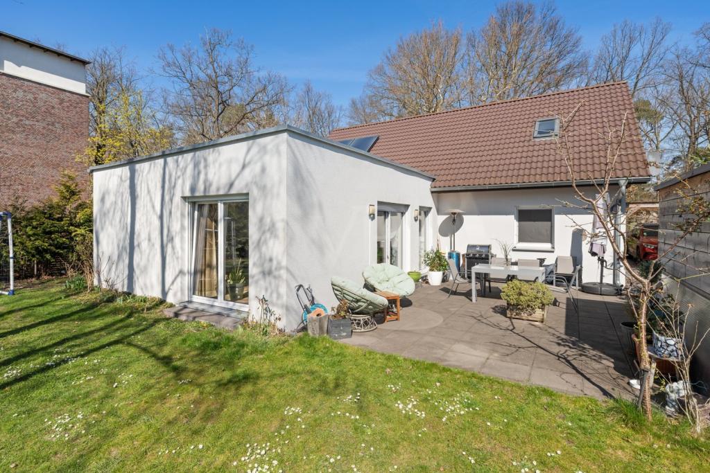 Hausansicht Gartenperspektive