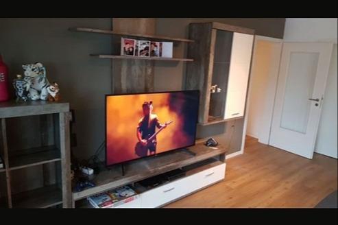 <h1 class="md:text-xl md:leading-6 mt-4 md:mt-10 lg:mb-6 mb-3 text-primary-500 font-semibold text-base leading-5"> Wohnung in Selb </h1> - Photo 1