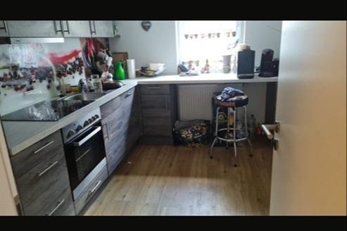 <h1 class="md:text-xl md:leading-6 mt-4 md:mt-10 lg:mb-6 mb-3 text-primary-500 font-semibold text-base leading-5"> Wohnung in Selb </h1> - Photo 4